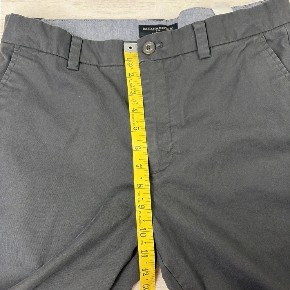 Banana Republic Men's 33x30 Charcoal Gray Aiden Chino Straight Pant Excellent